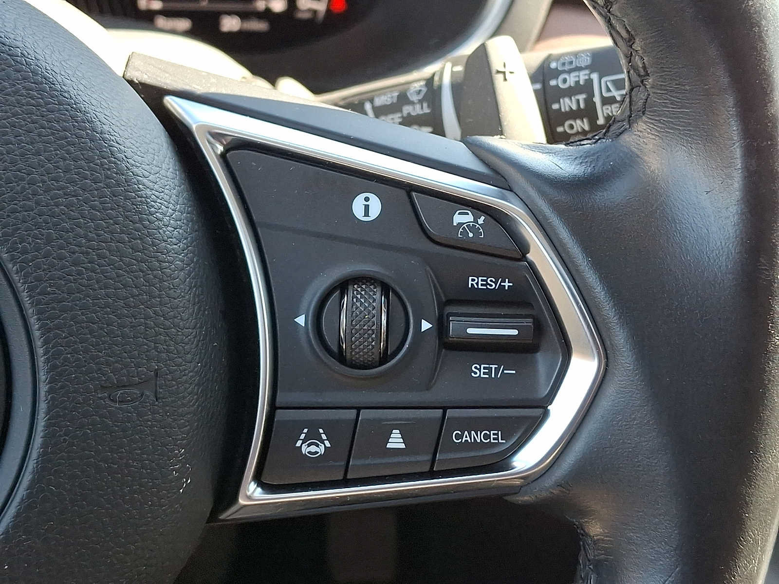 Used 2022 Acura MDX w/ Technology Package AWD/4WD image 23