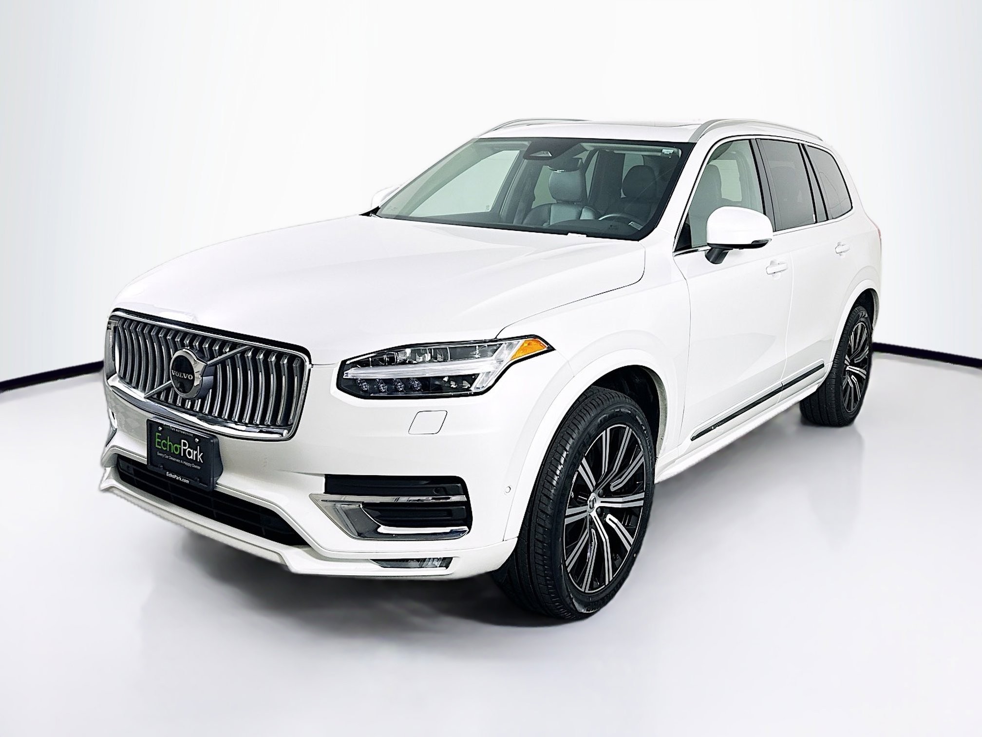 Used 2024 Volvo XC90 B5 Plus image 3