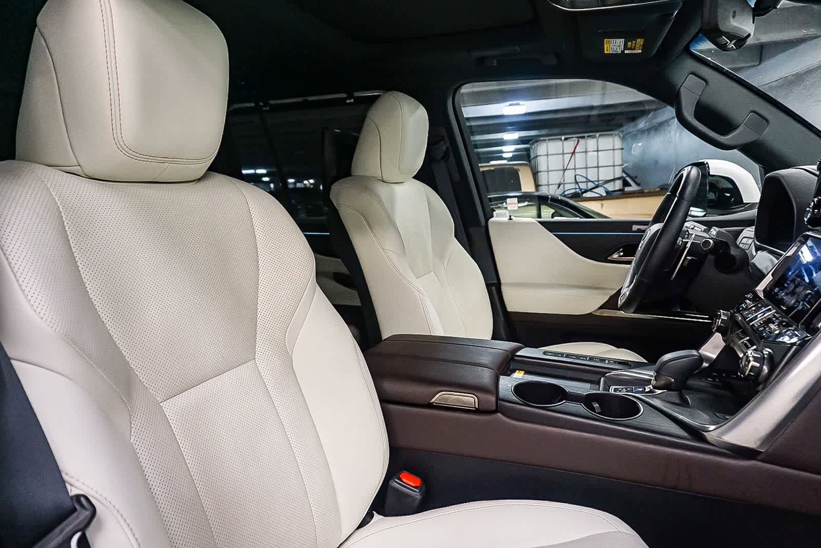 Certified 2025 Lexus LX 700h Luxury AWD/4WD image 17