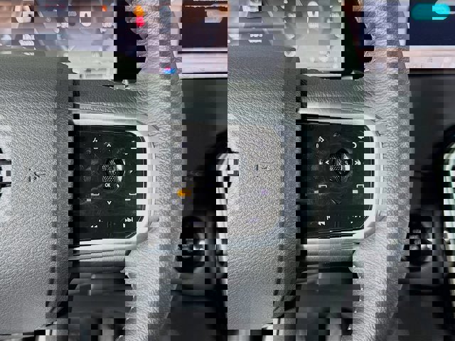 New 2025 Nissan Armada SL w/ Captain's Chari Seat Package image 14