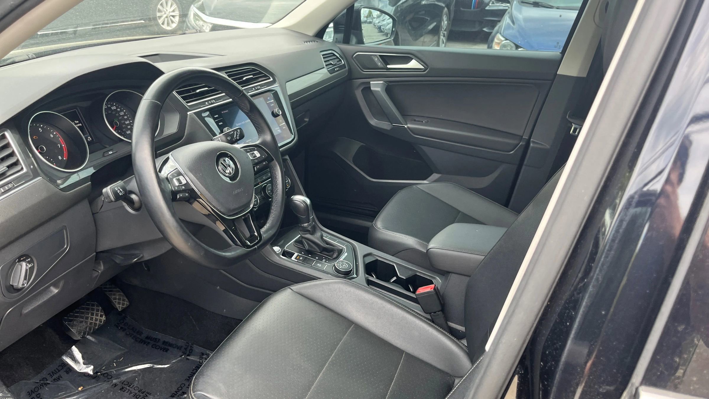 Used 2018 Volkswagen Tiguan SE w/ Panoramic Sunroof Package AWD/4WD image 15
