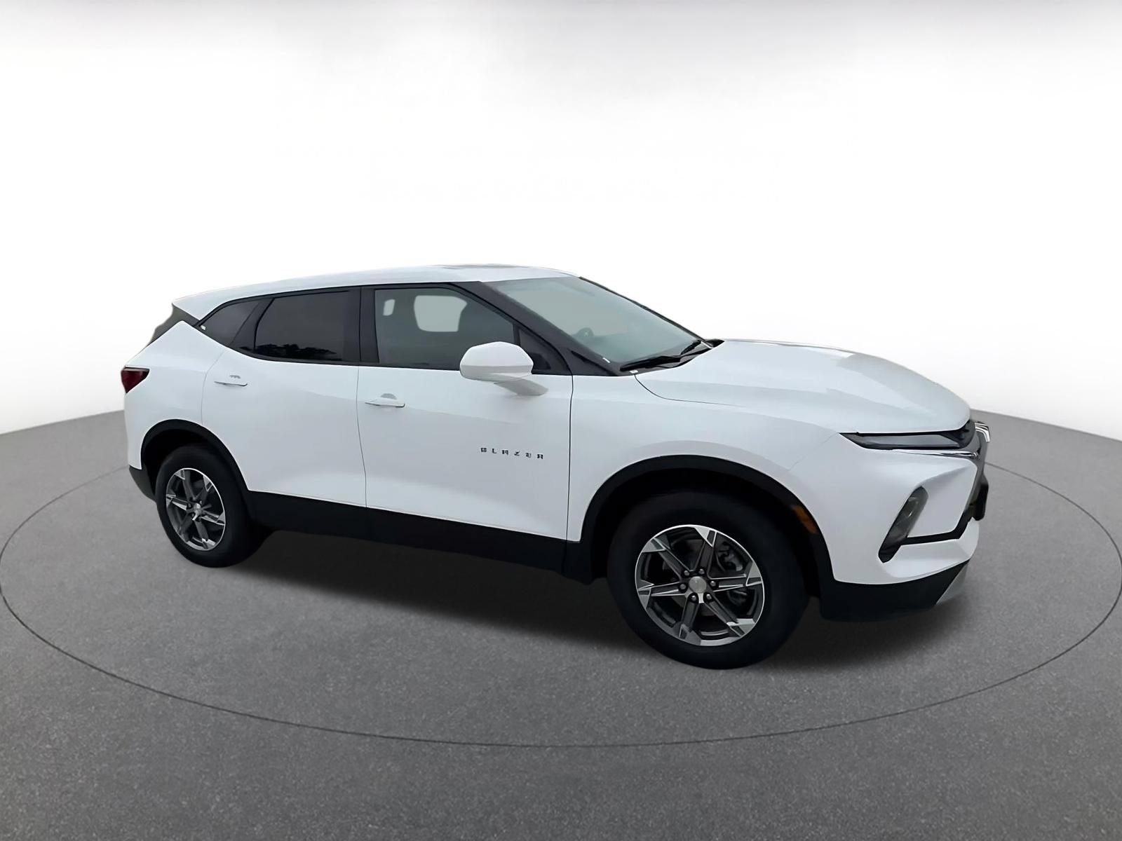 Used 2025 Chevrolet Blazer LT FWD video 2