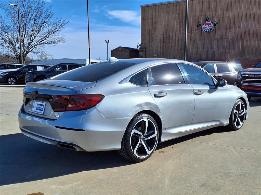 Used 2018 Honda Accord Sport image 2