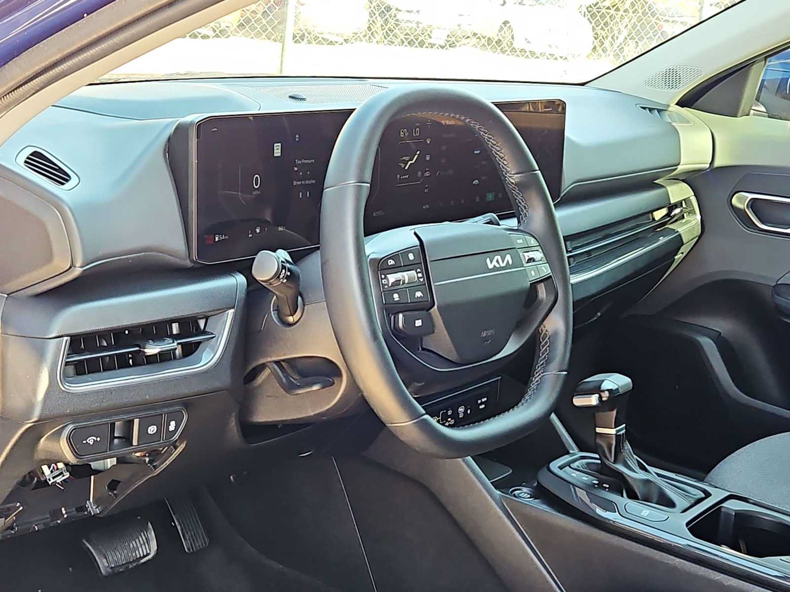 Certified 2025 Kia K4 EX FWD image 2