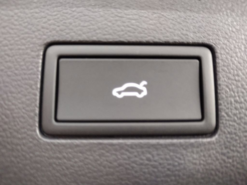 New 2026 Volkswagen Atlas SEL Premium R-Line image 21