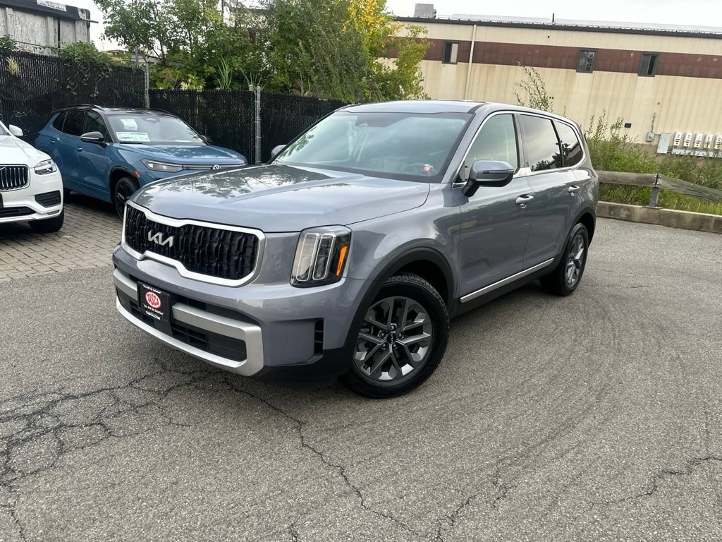 Used 2024 Kia Telluride LX AWD/4WD image 1