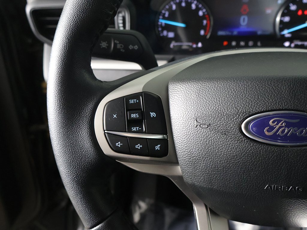 Used 2023 Ford Explorer XLT image 38