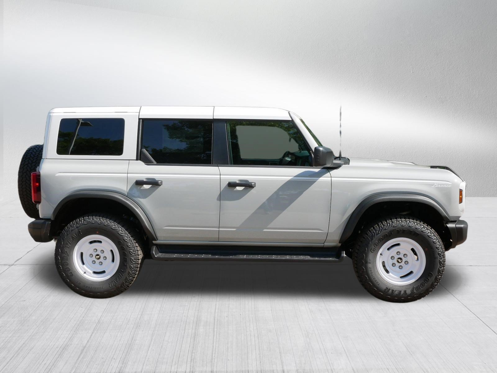 Used 2026 Ford Bronco Heritage Edition AWD/4WD image 8