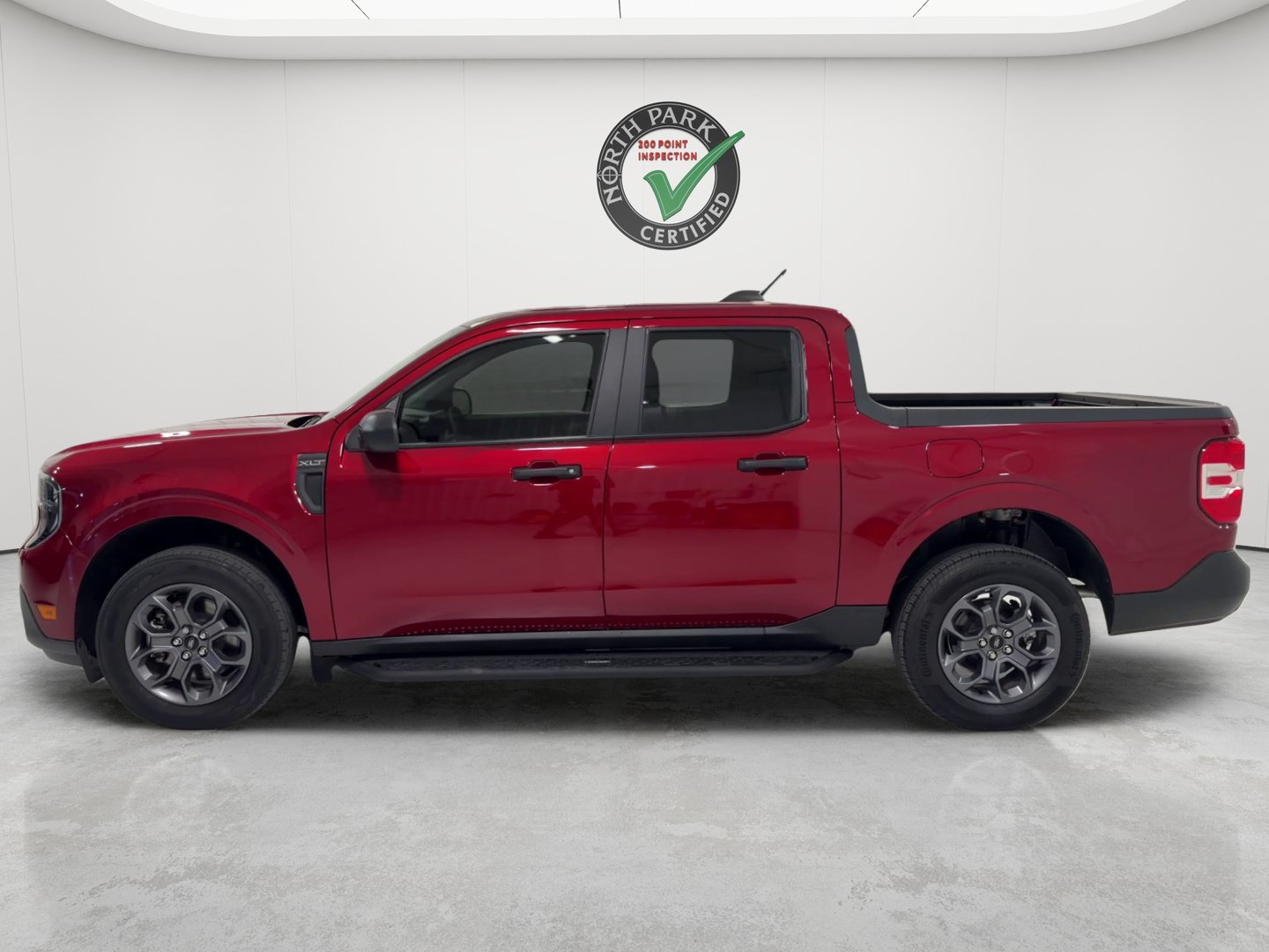 Used 2025 Ford Maverick XLT FWD image 2