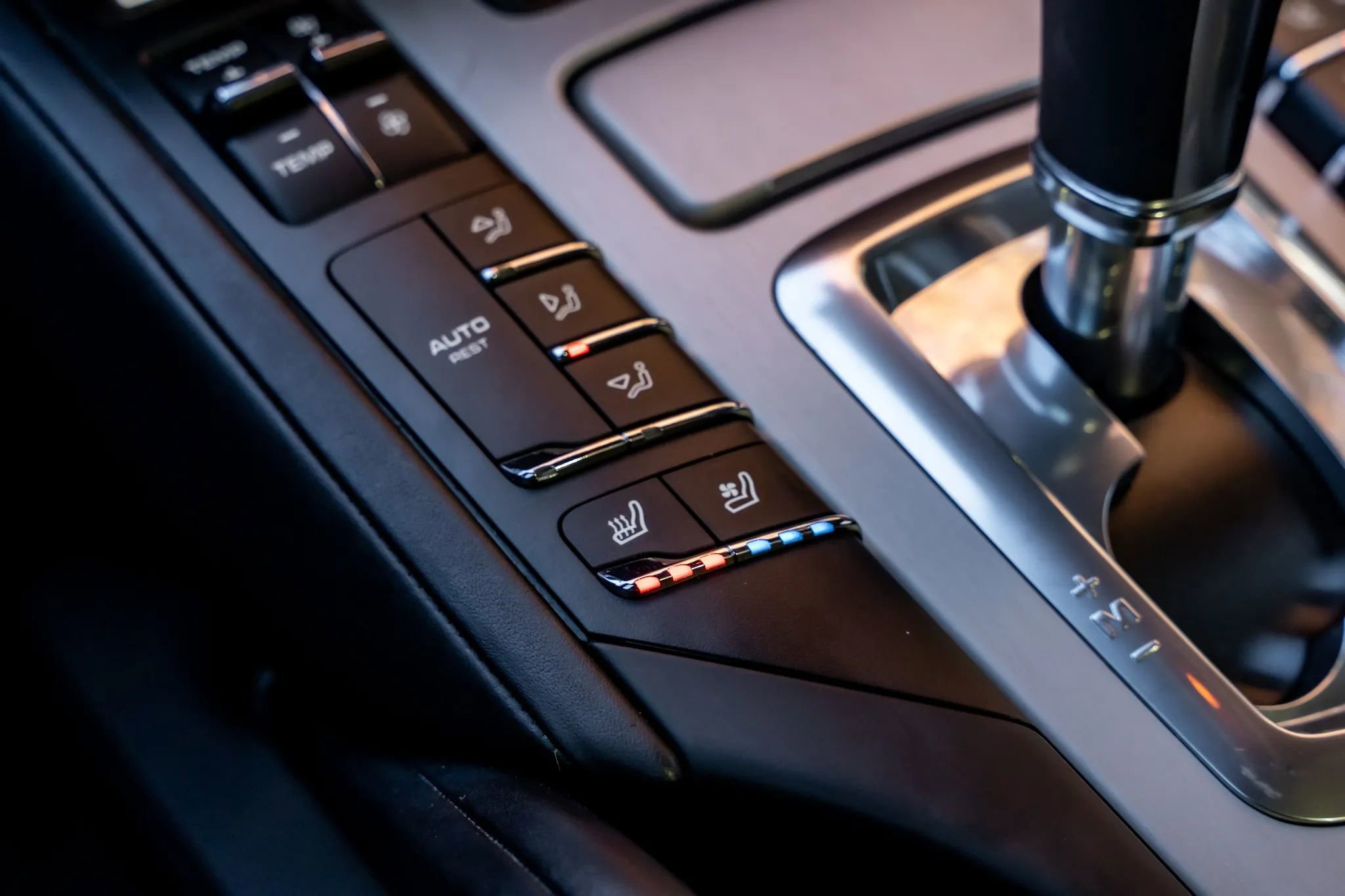 Used 2015 Porsche Cayenne Turbo image 20