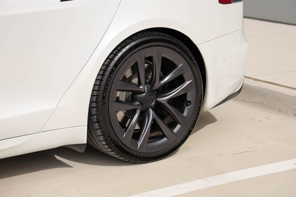 Used 2022 Tesla Model S Plaid image 33