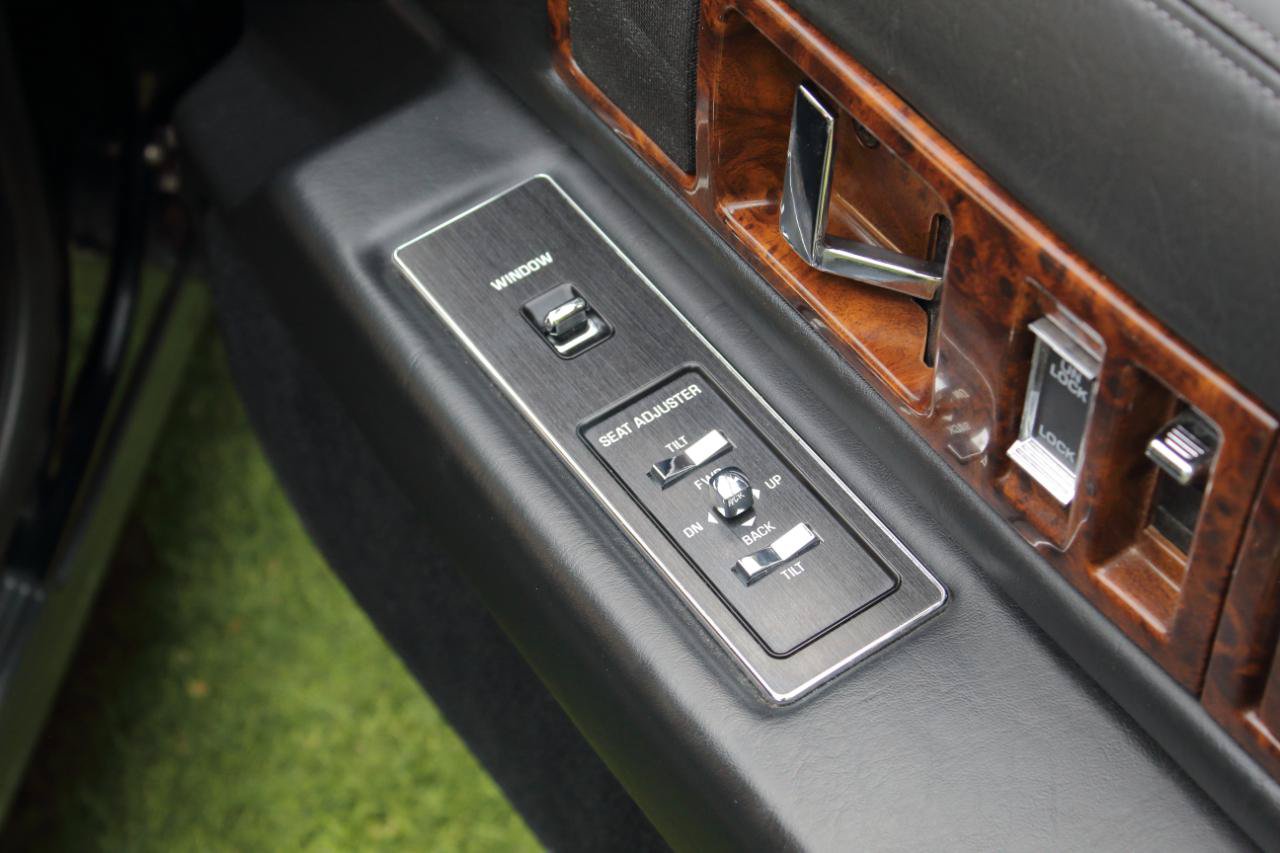 Used 1996 Cadillac Fleetwood Brougham RWD image 49