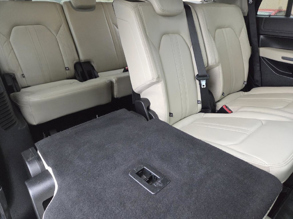 Used 2019 Ford Expedition Platinum AWD/4WD image 25