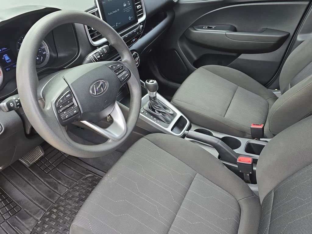 Used 2021 Hyundai Venue SE FWD image 15