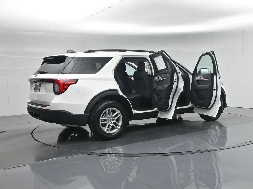 New 2026 Ford Explorer Active RWD image 5