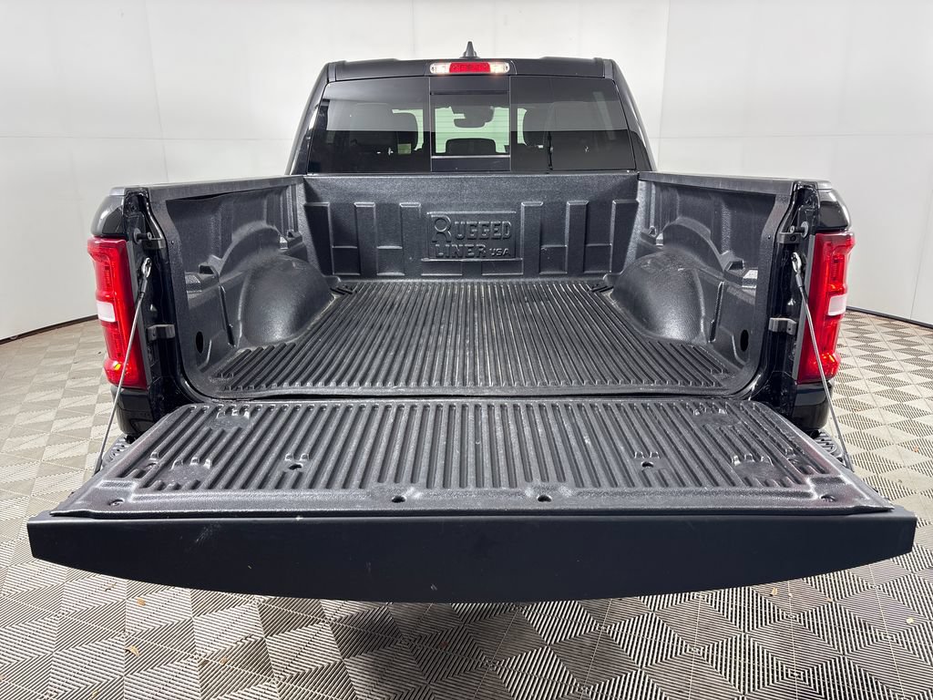Used 2026 RAM 1500 Laramie w/ Sport Appearance Package AWD/4WD image 28