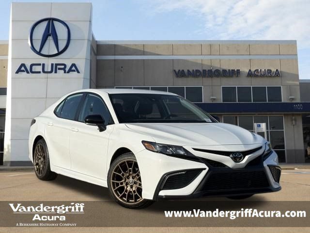 Used 2023 Toyota Camry SE AWD/4WD image 1