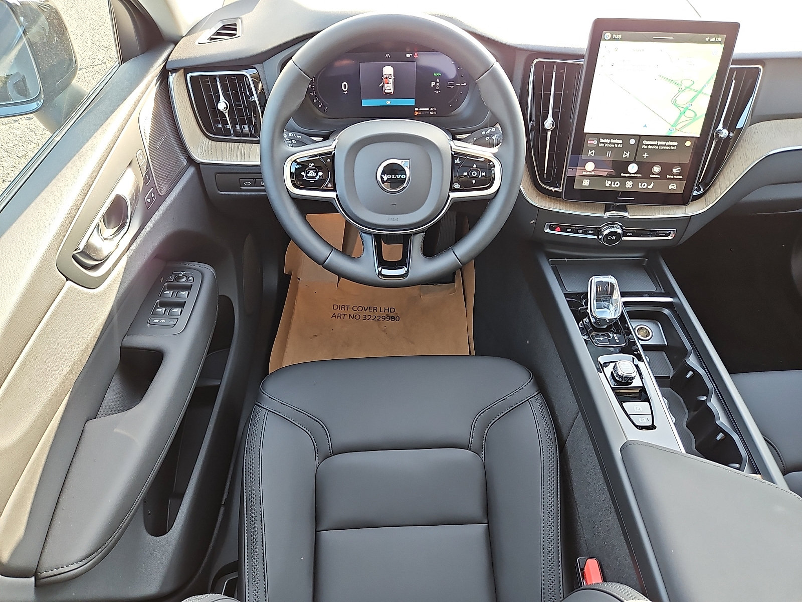 New 2026 Volvo XC60 T8 Plus w/ Protection Package Premier AWD/4WD image 9