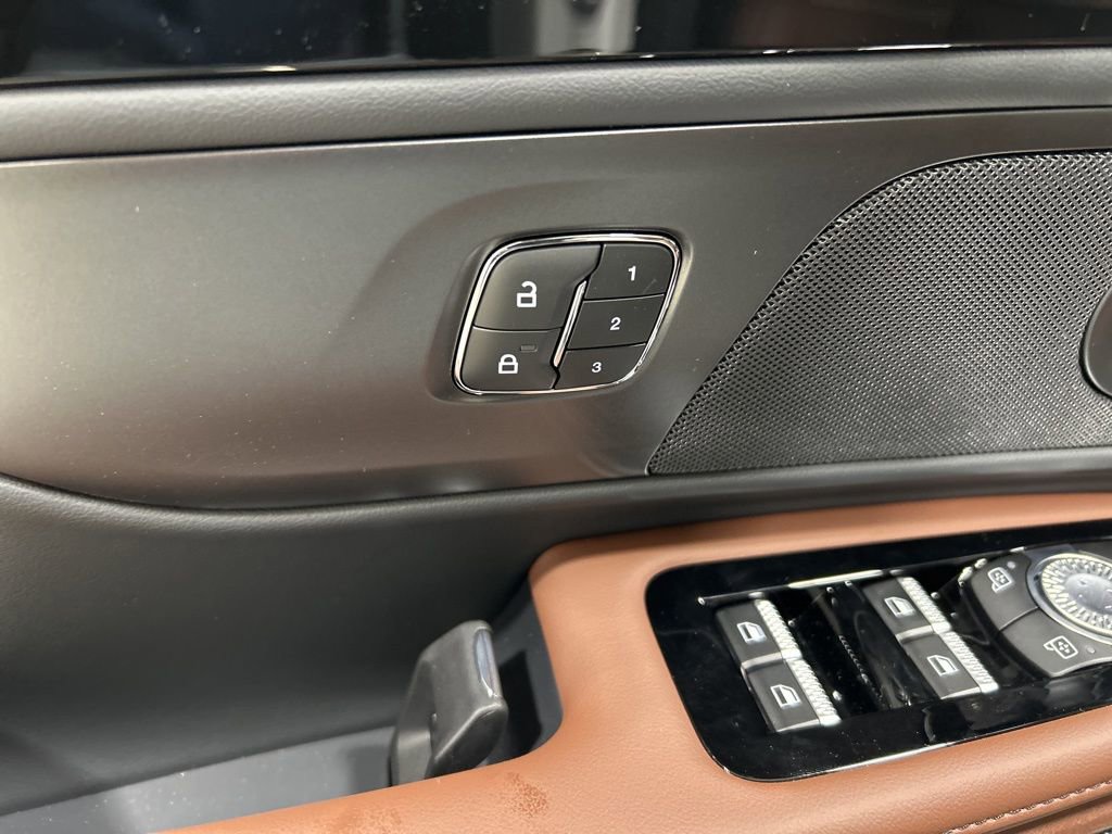 New 2026 Lincoln Nautilus Reserve image 13