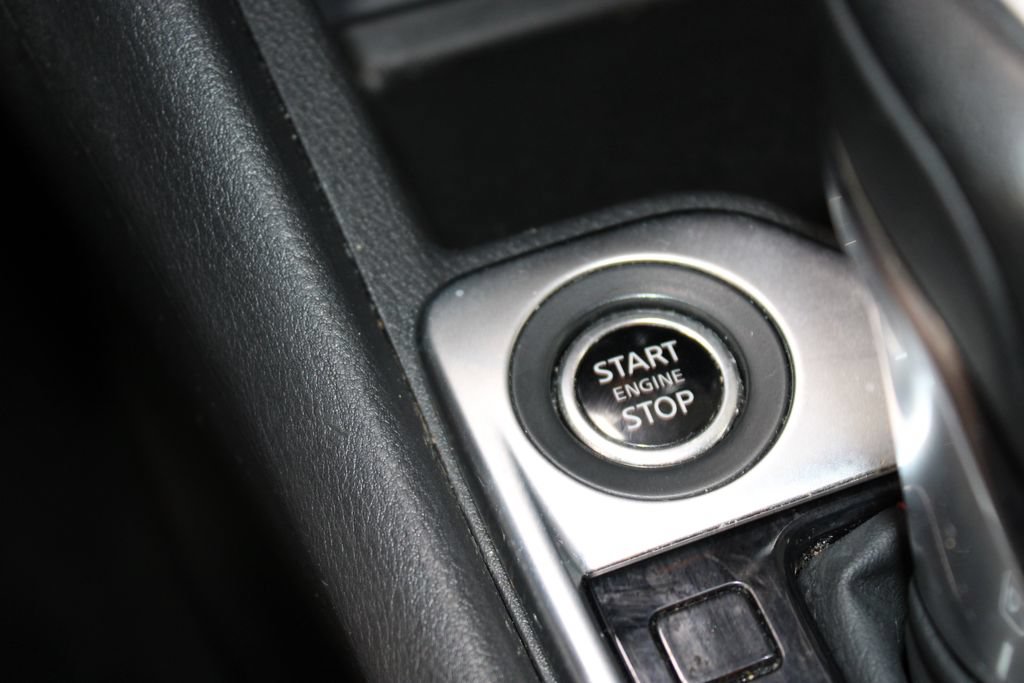 Used 2025 Nissan Sentra SR FWD image 37