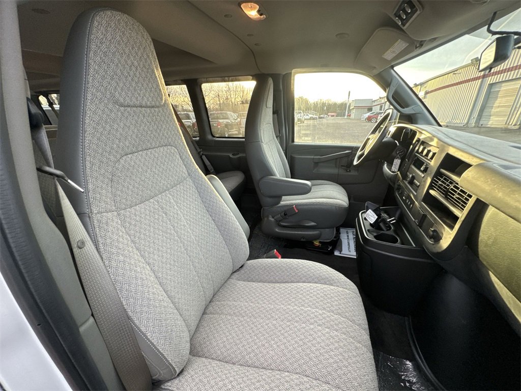 Used 2018 Chevrolet Express 3500 LT w/ LT Preferred Equipment Group image 24