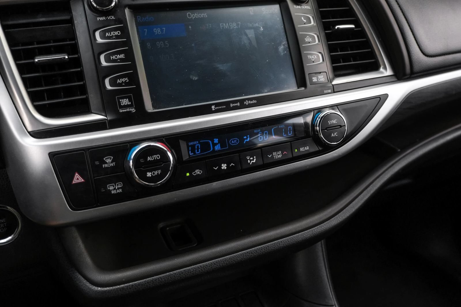 Used 2017 Toyota Highlander Limited Platinum FWD image 28