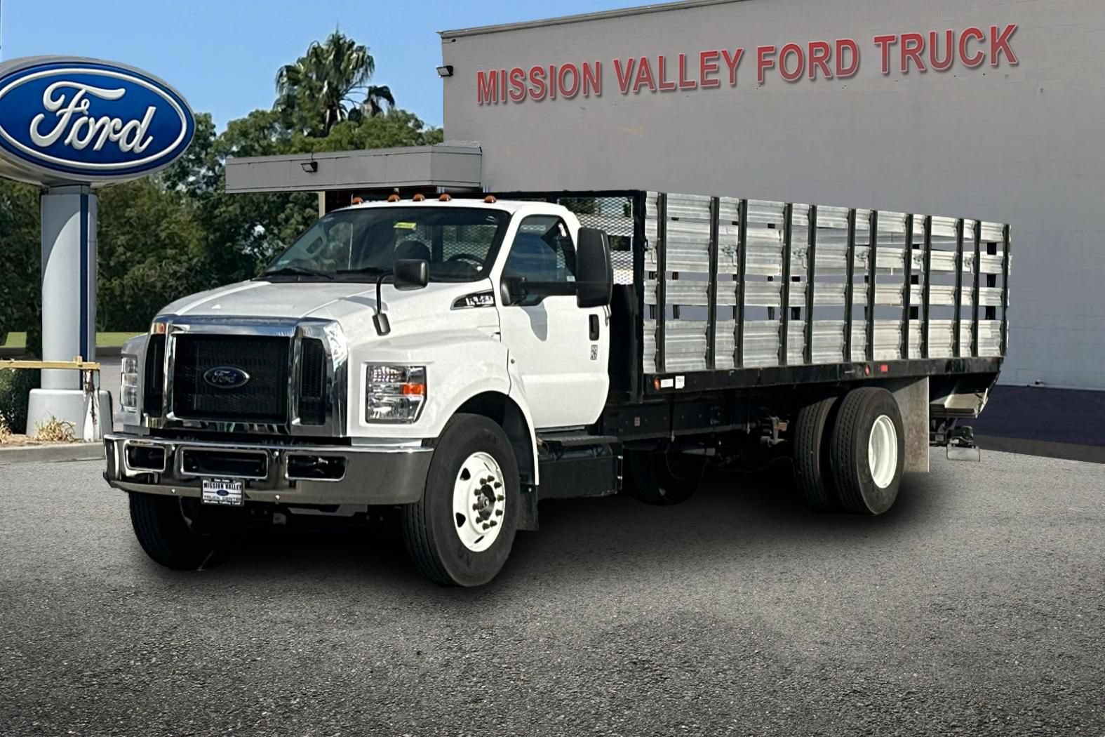 Used 2025 Ford F650 2WD Regular Cab Super Duty image 8