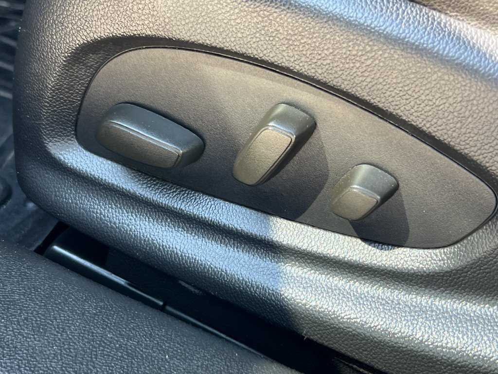 Used 2015 Chevrolet Impala LT w/ Convenience Package FWD image 6