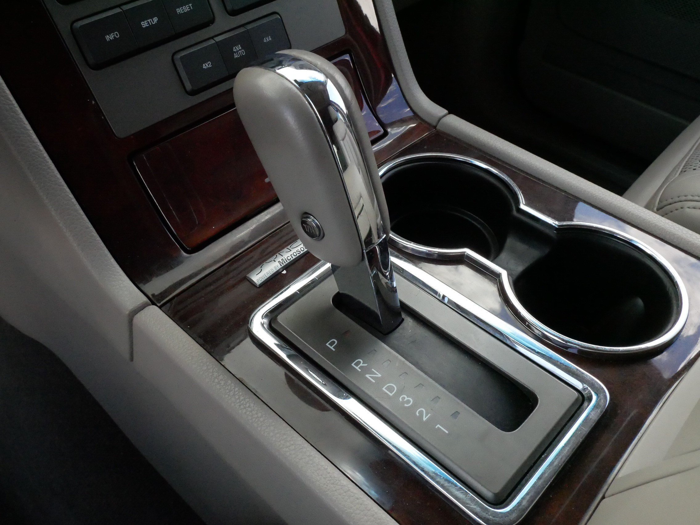 Used 2014 Lincoln Navigator 4WD image 24