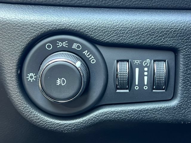 New 2026 Chrysler Pacifica Select FWD image 19