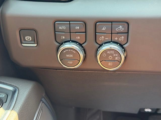 Used 2026 GMC Sierra 3500 Denali AWD/4WD image 42