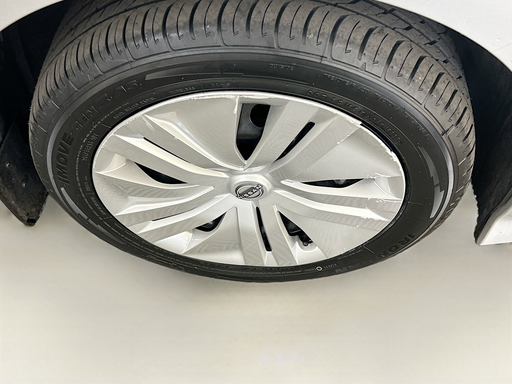 Used 2024 Nissan Leaf S FWD image 11
