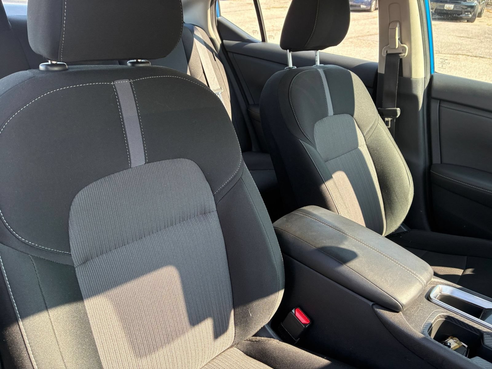 Used 2025 Nissan Sentra SV FWD image 31