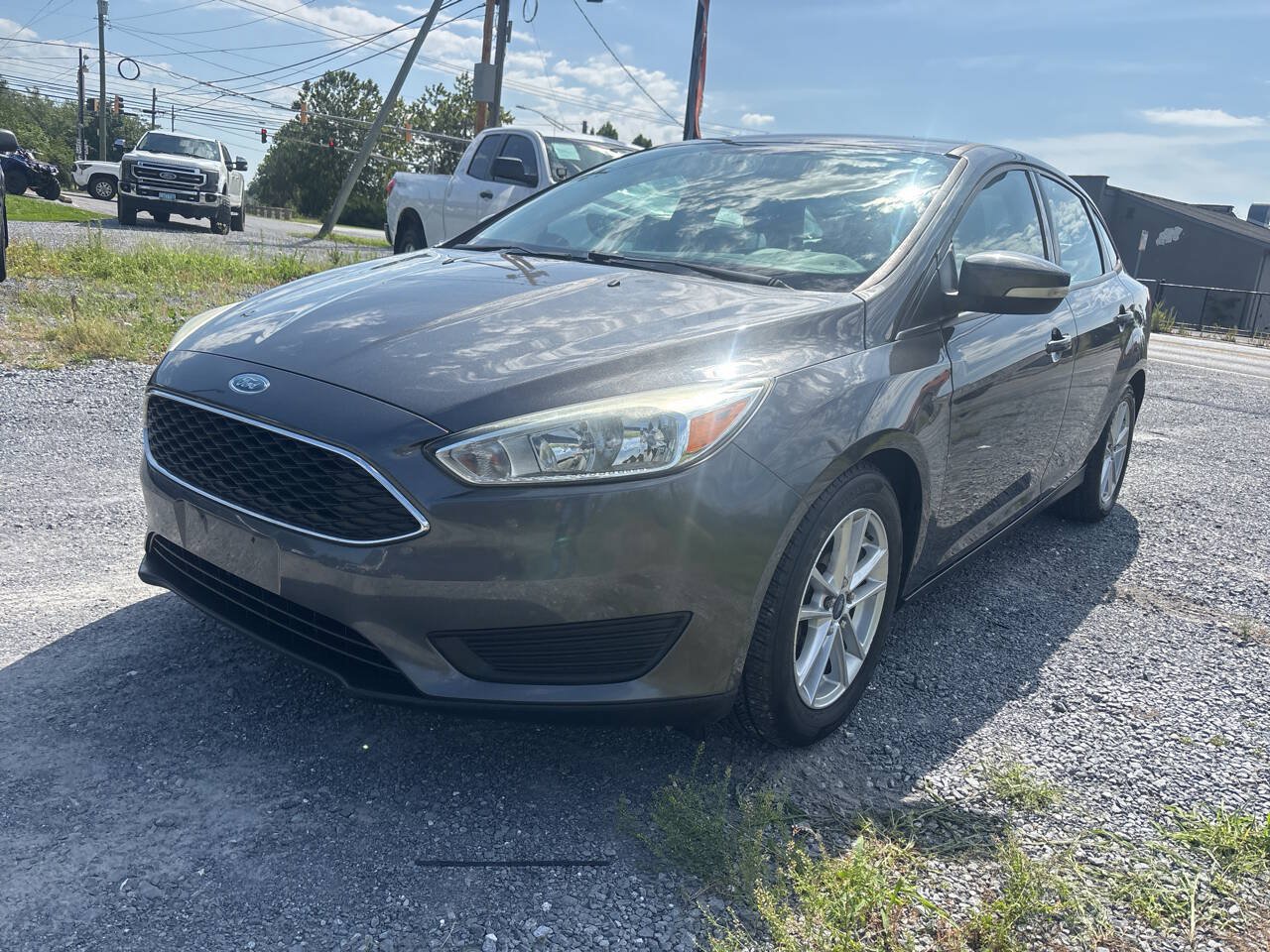 Used 2015 Ford Focus SE FWD image 1