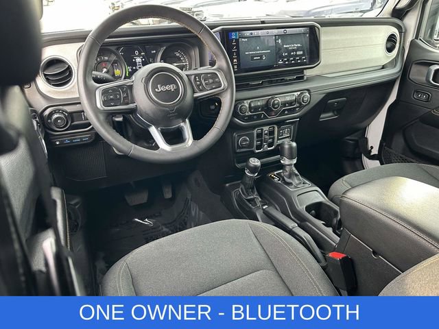 Used 2024 Jeep Wrangler Unlimited Sahara image 2