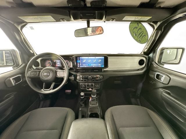 Used 2025 Jeep Gladiator Sport AWD/4WD image 11