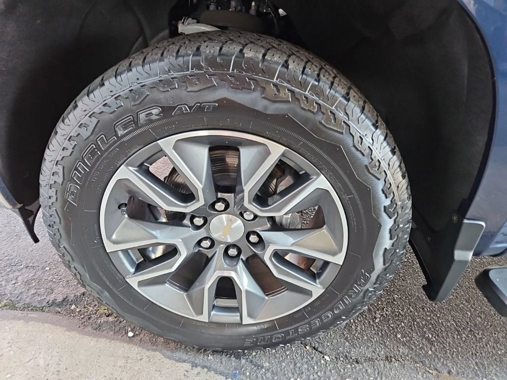Used 2023 Chevrolet Silverado 1500 LT AWD/4WD image 28