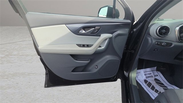 Used 2021 Chevrolet Blazer LT image 32