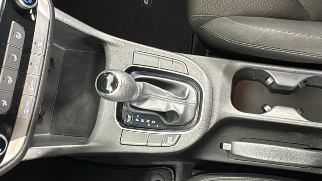 Used 2020 Hyundai Elantra GT image 29