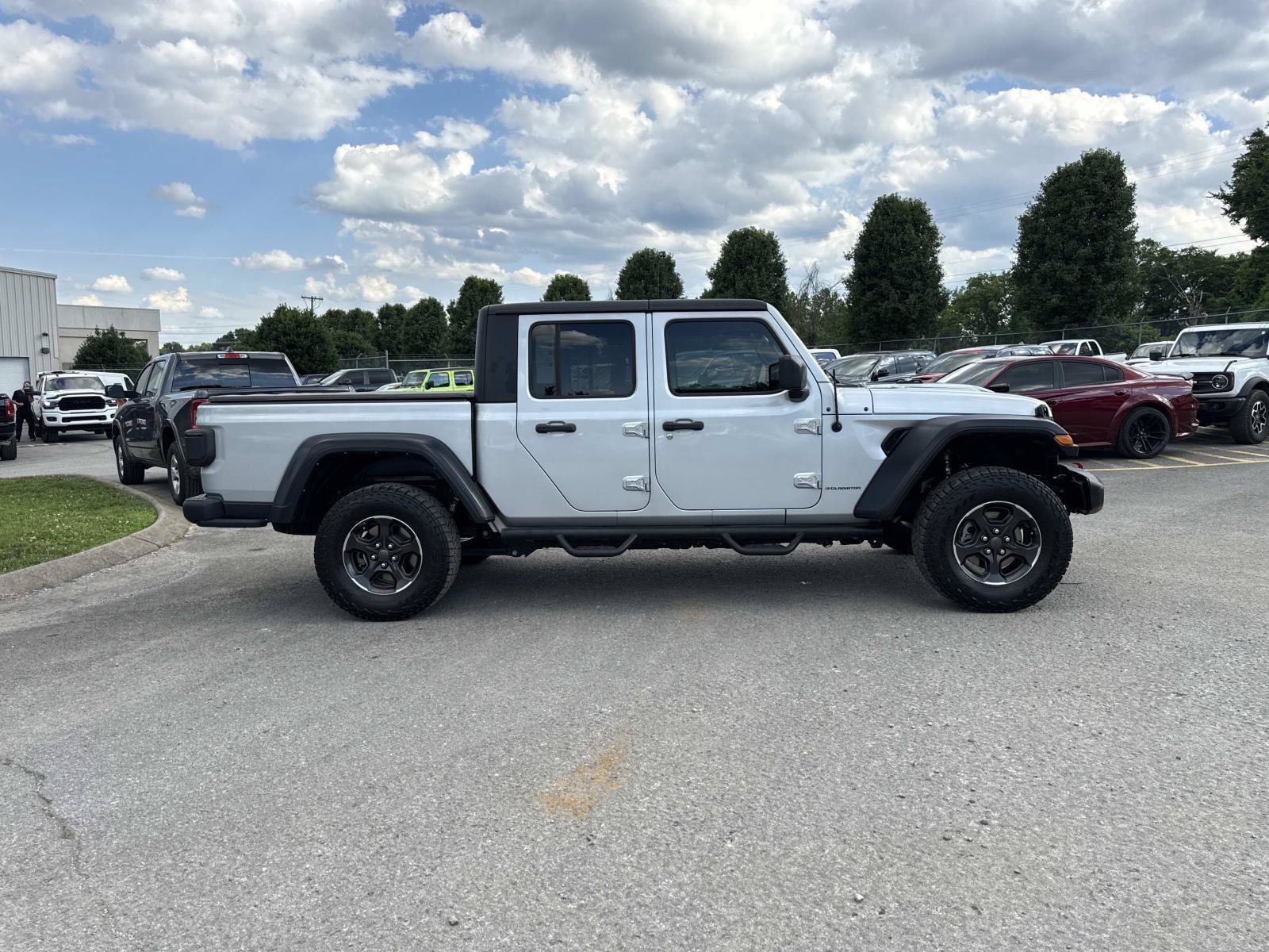 Used 2023 Jeep Gladiator Rubicon w/ Cold Weather Group AWD/4WD image 4