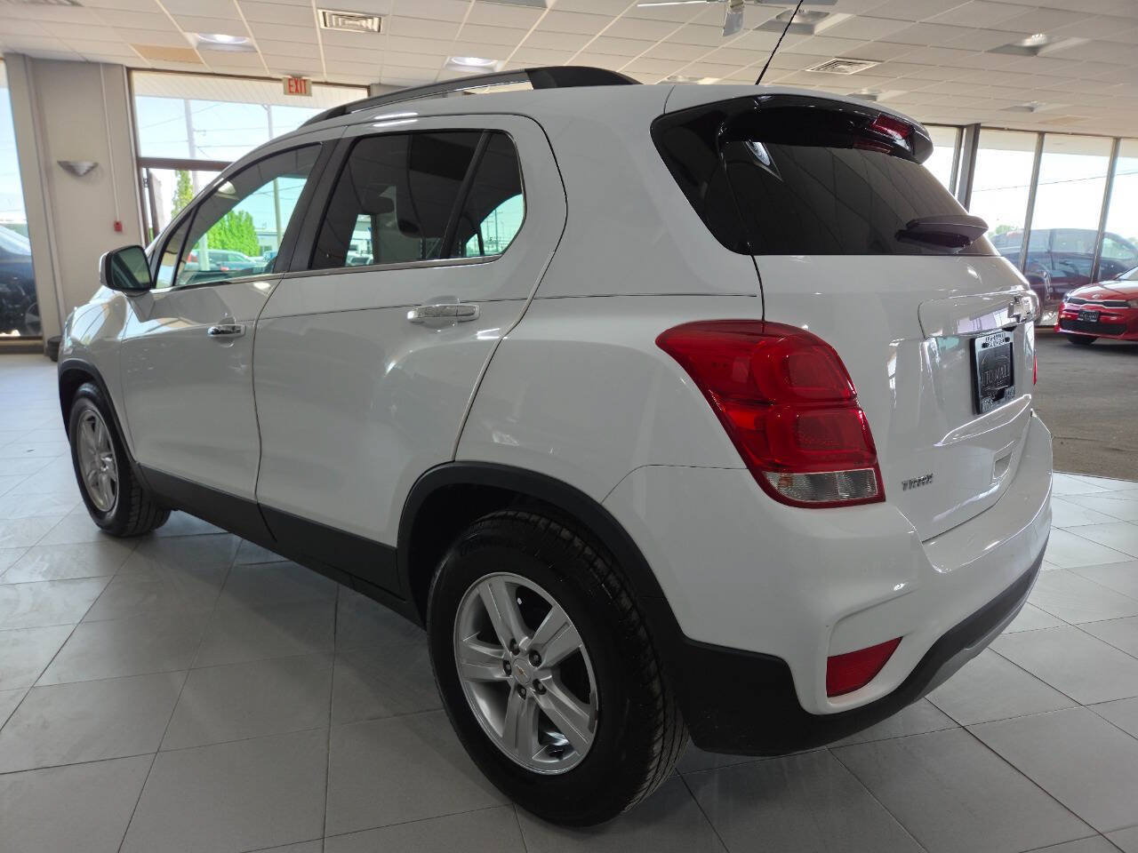 Used 2019 Chevrolet Trax LT w/ LT Convenience Package FWD image 5