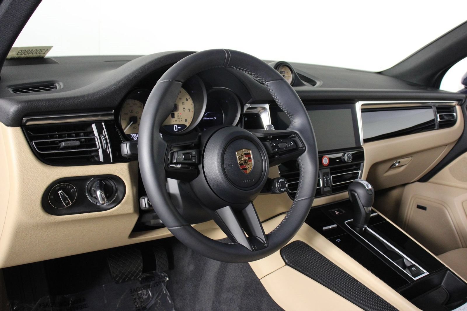 Certified 2026 Porsche Macan S AWD/4WD image 4