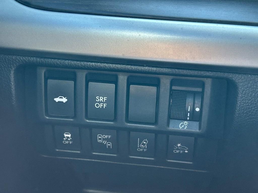 Used 2017 Subaru Legacy 2.5i Limited AWD/4WD image 29