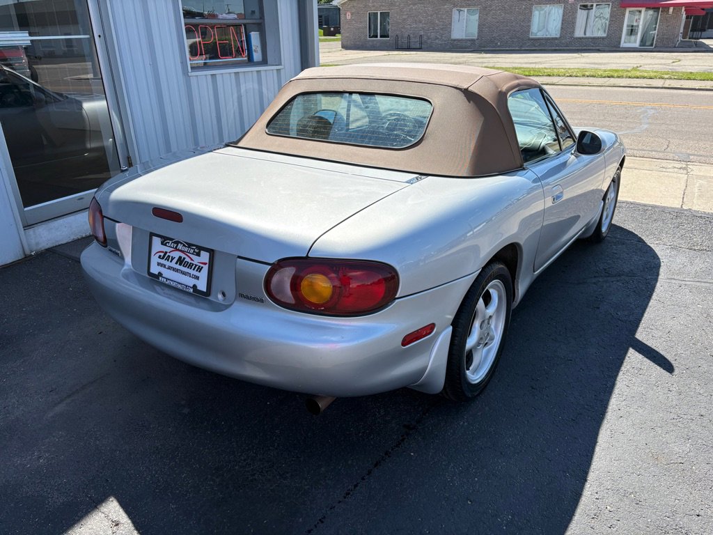 Used 1999 MAZDA MX-5 Miata RWD image 3