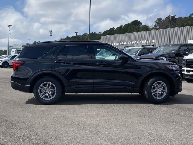 New 2026 Ford Explorer Active RWD image 2