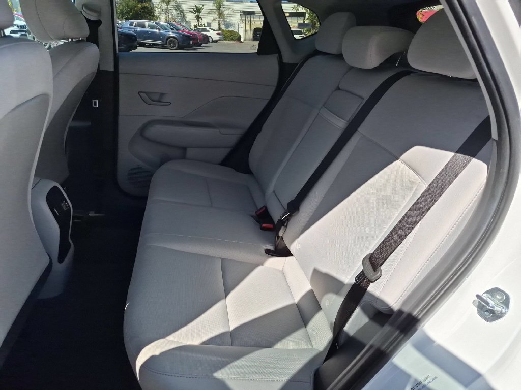 Used 2025 Hyundai Kona SEL FWD image 28