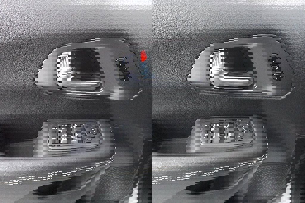 New 2026 Chrysler Pacifica Select w/ S Appearance Package image 10