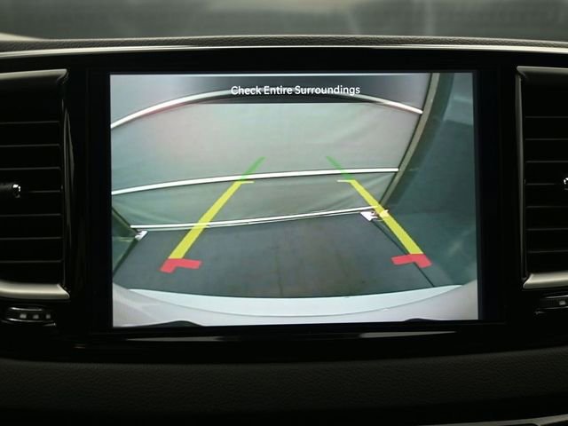 Used 2025 Chrysler Pacifica Select image 17