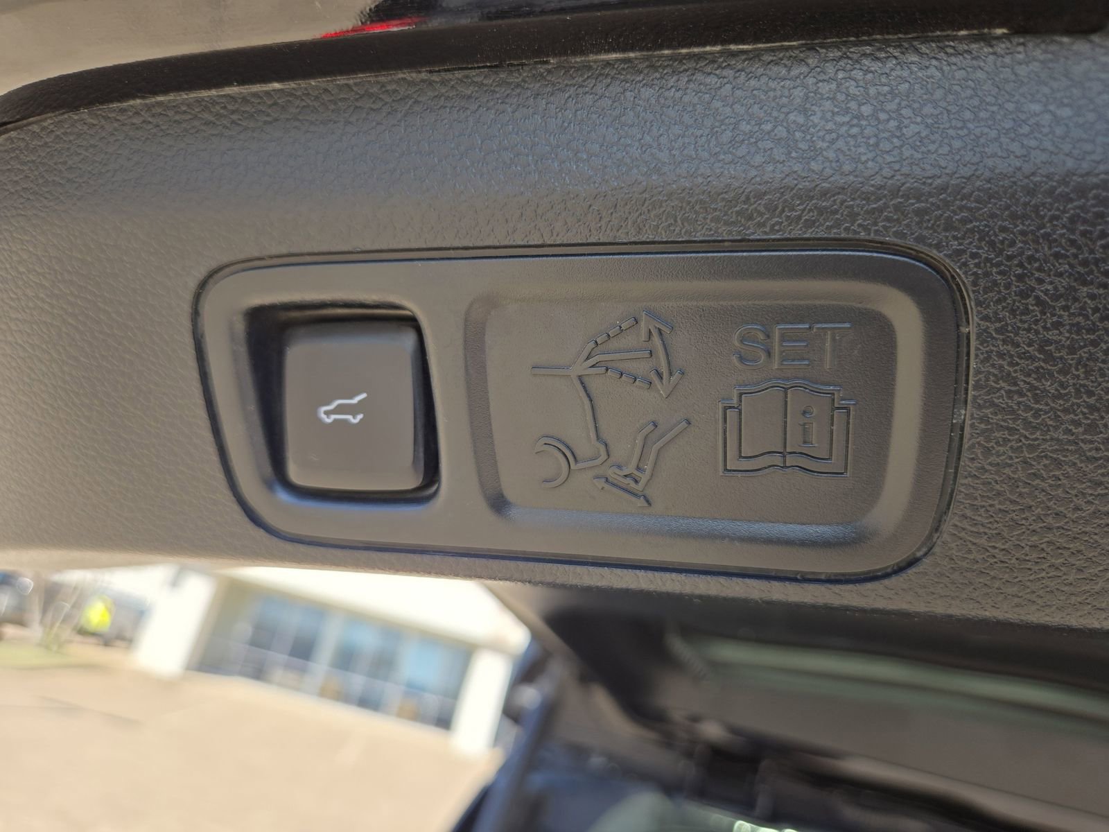 Used 2021 Ford Expedition XLT image 30