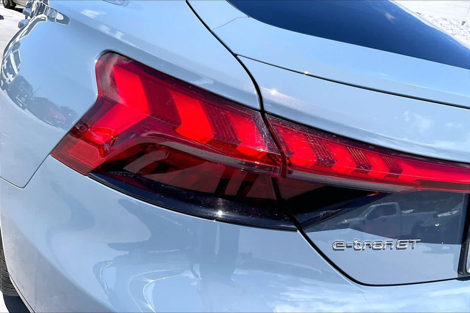 Used 2023 Audi e-tron GT Premium Plus AWD/4WD image 32